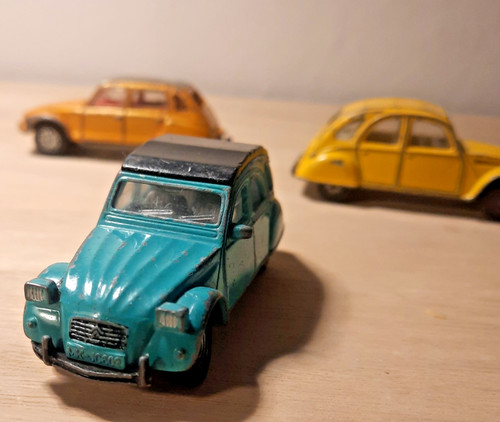 Citroën ente 2cv6 - x,